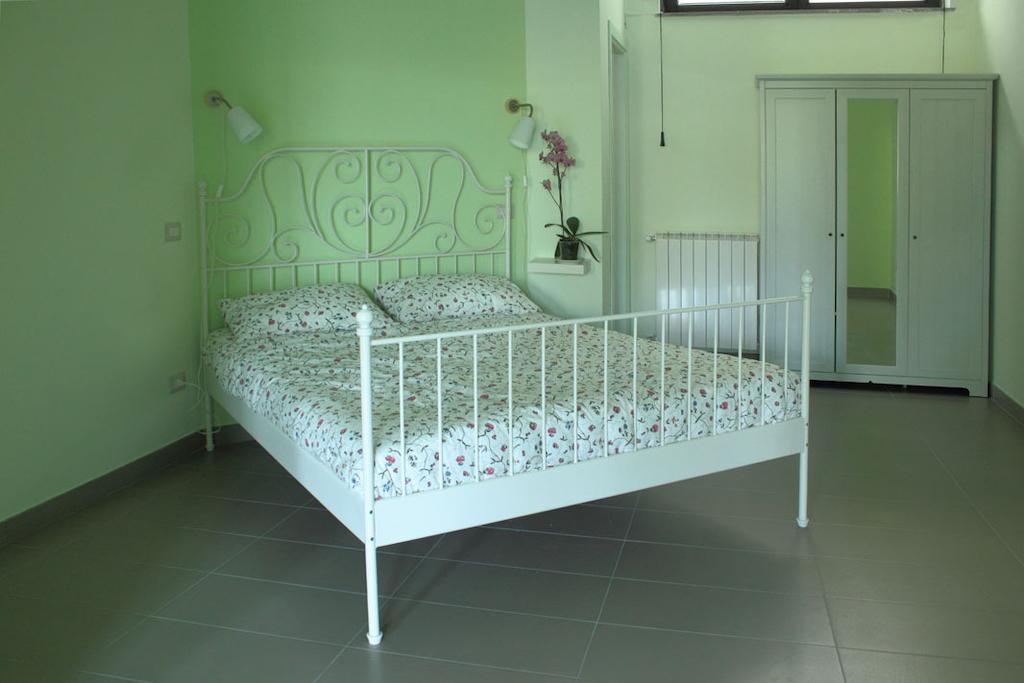Etna Holiday Home Nicolosi Szoba fotó