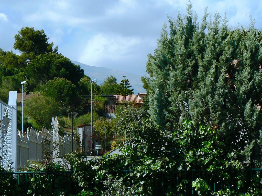 Etna Holiday Home Nicolosi Szoba fotó